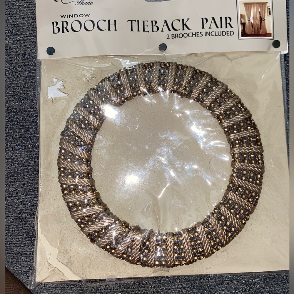 Elegant Brooch Tieback Pair - Gold and Brown